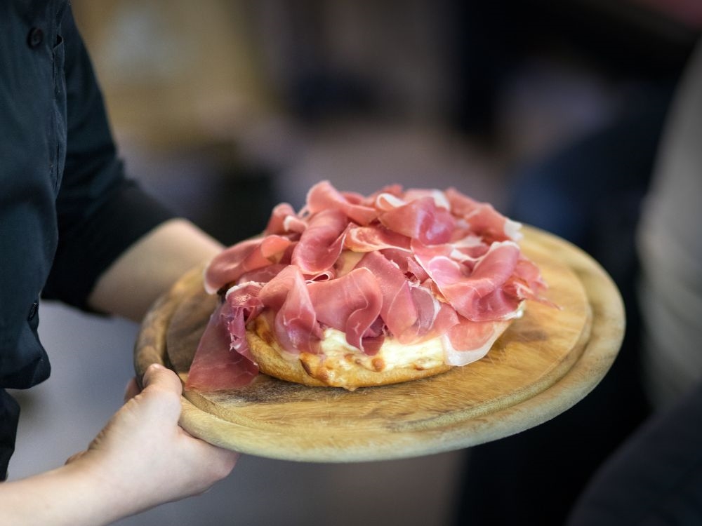 Pizza crudo 4:3
