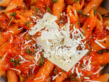 Pasta al sugo con Parmigiano 4:3